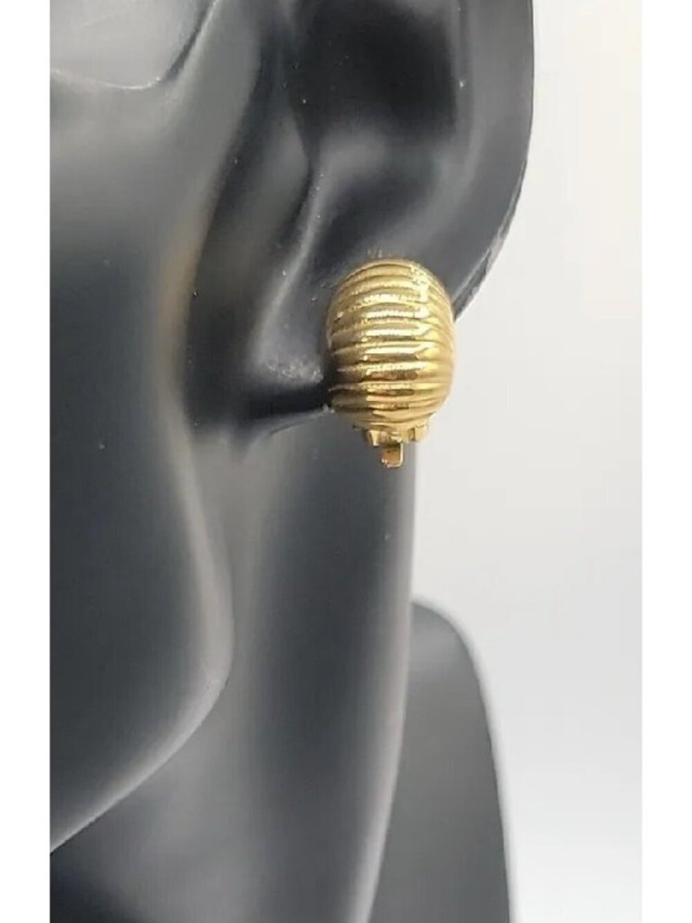 Vintage TAT Ribbed Domed Shell Clip On Earrings Gold Tone Huggie Clip Earrings